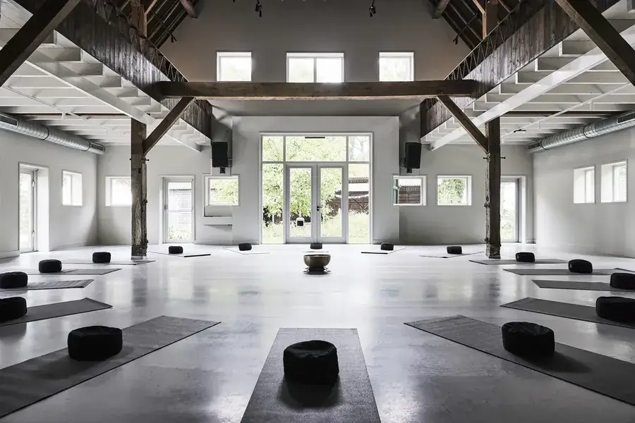 The session hall in the old stable